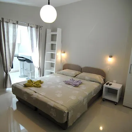 Jasmina קורצולה